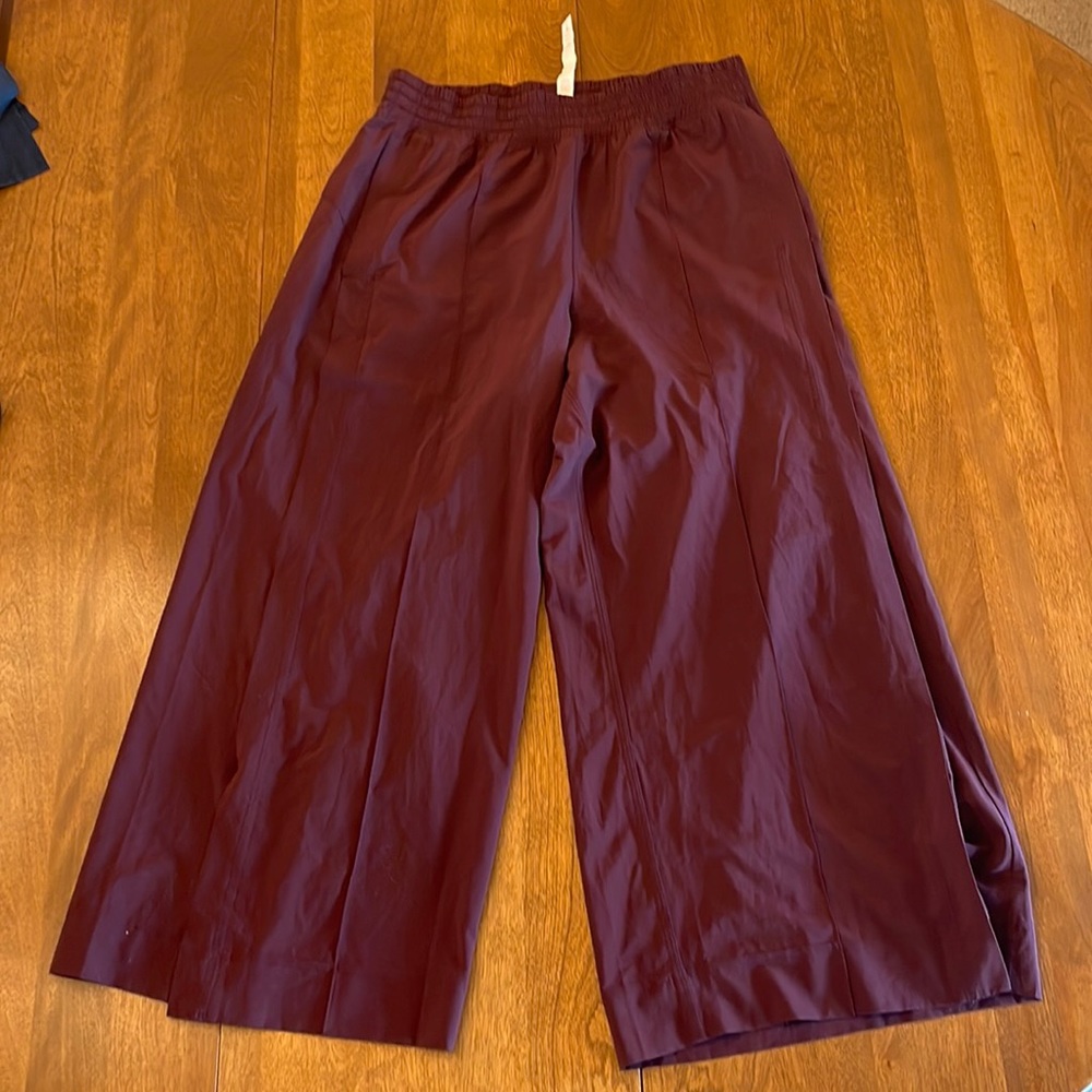 Lululemon the wanderer crop